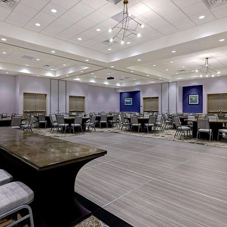Hilton Garden Inn Cedar Rapids Esterno foto