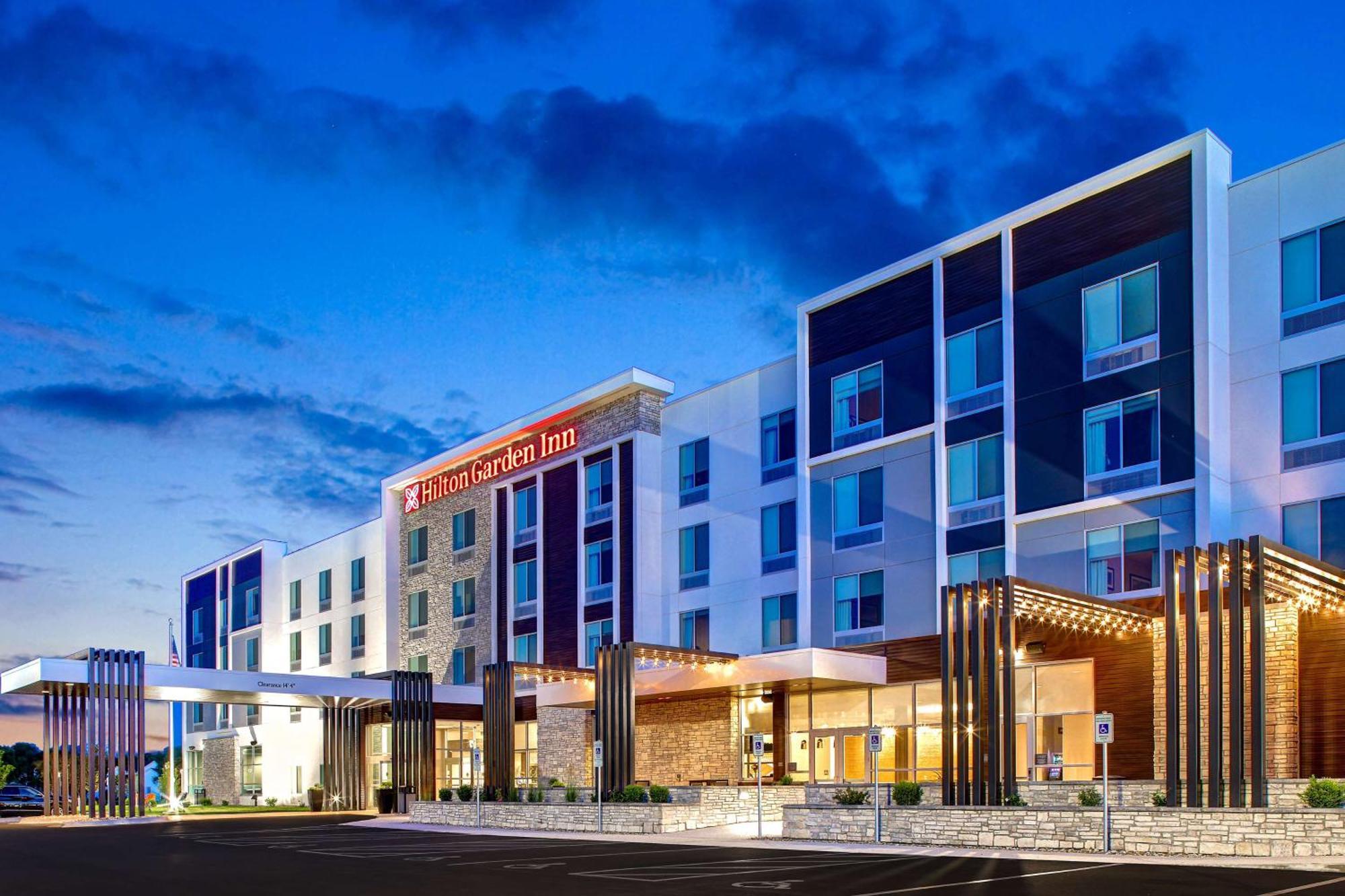 Hilton Garden Inn Cedar Rapids Esterno foto