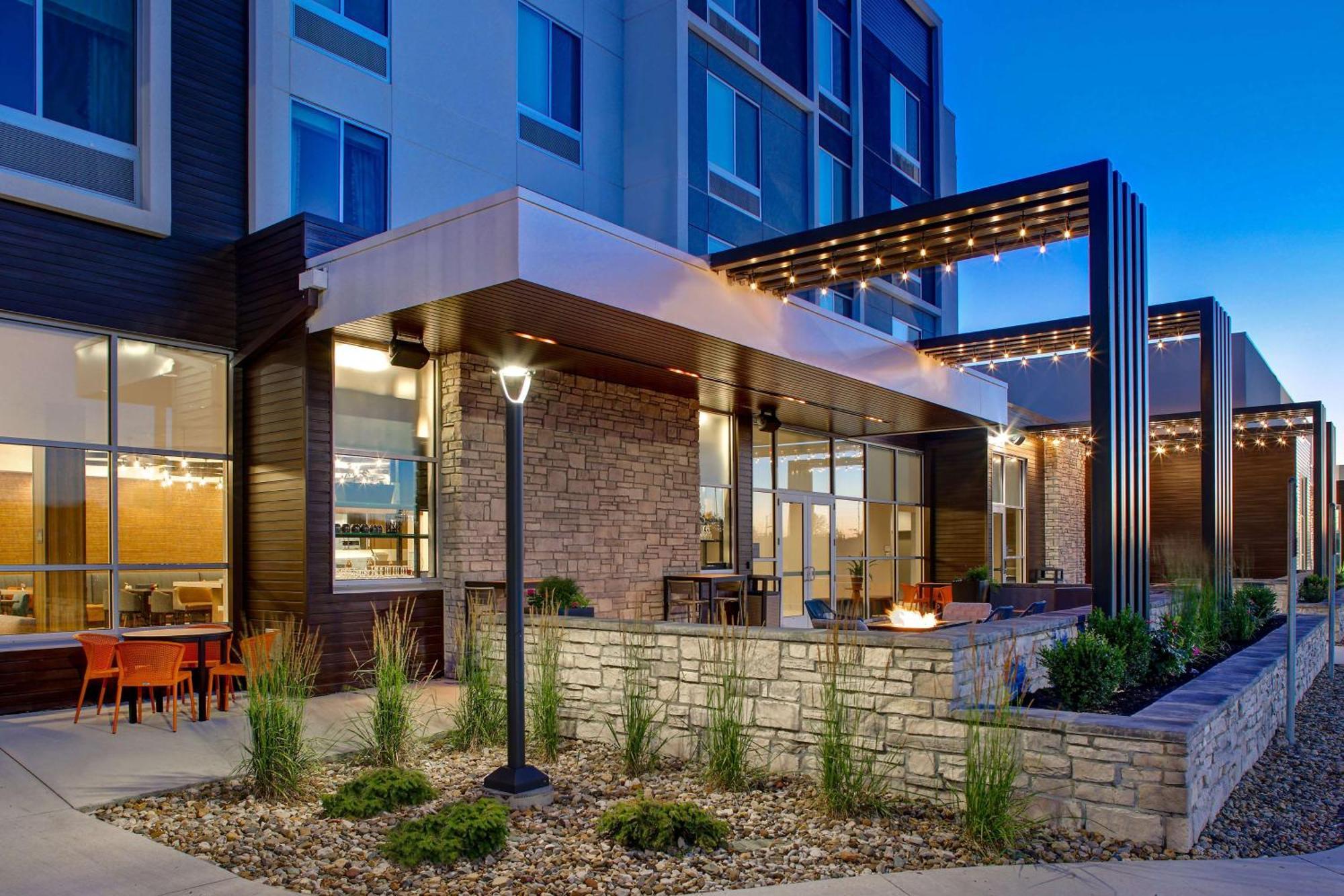 Hilton Garden Inn Cedar Rapids Esterno foto