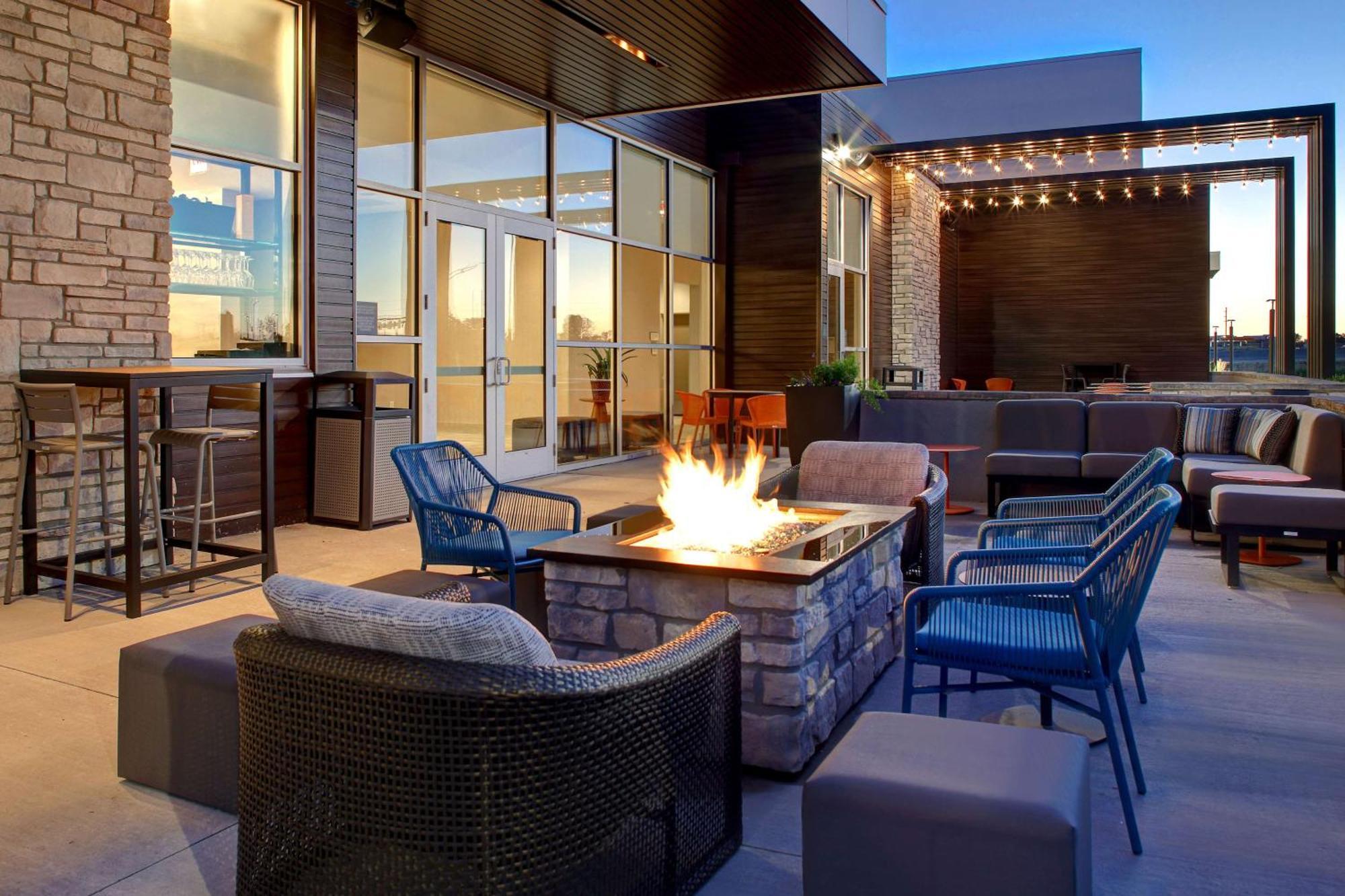 Hilton Garden Inn Cedar Rapids Esterno foto