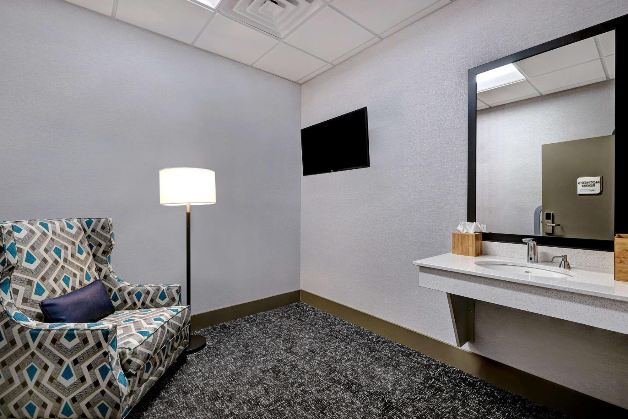 Hilton Garden Inn Cedar Rapids Esterno foto
