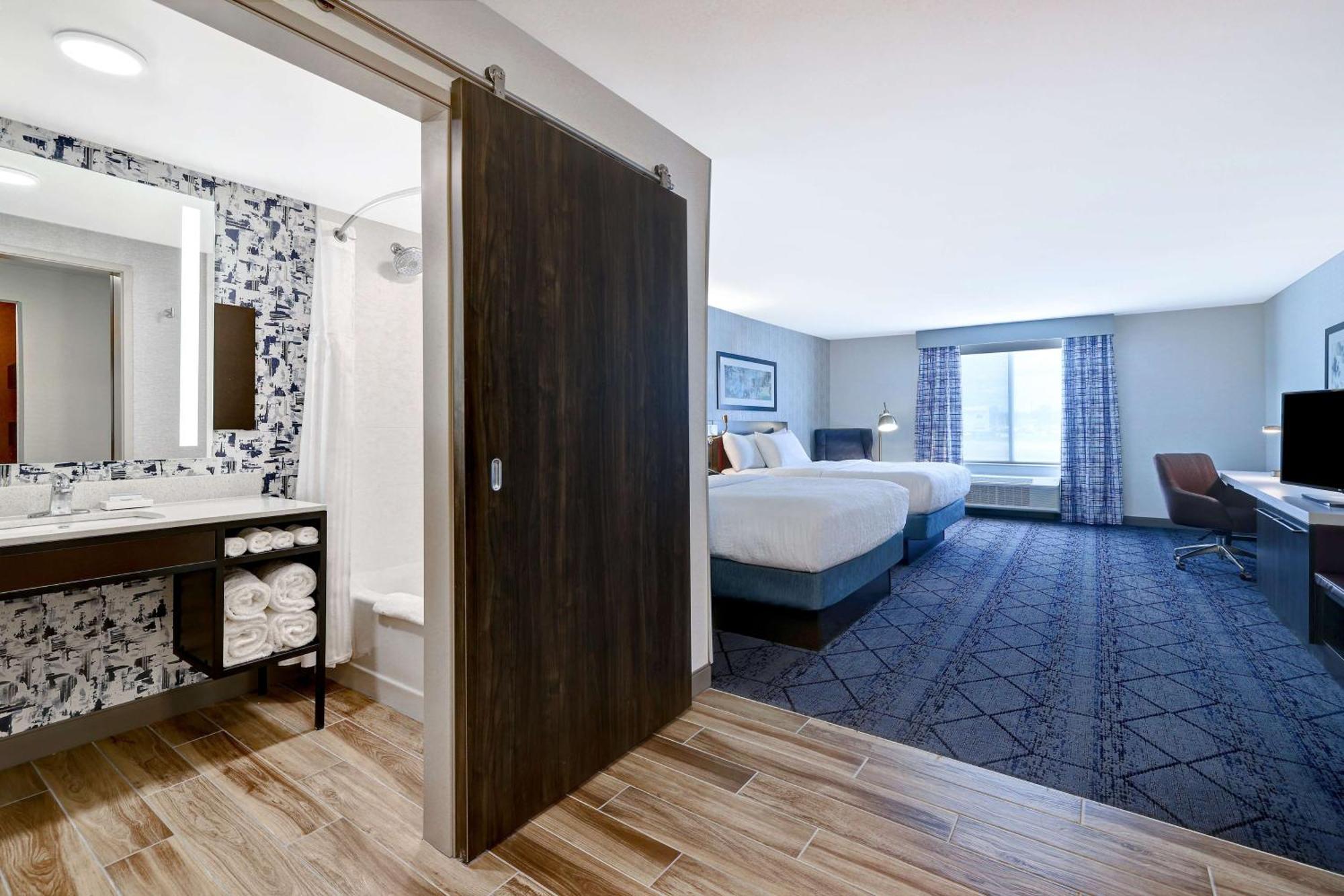 Hilton Garden Inn Cedar Rapids Esterno foto